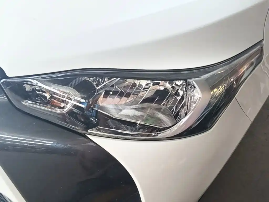 Toyota Yaris L 2020 — фото 24