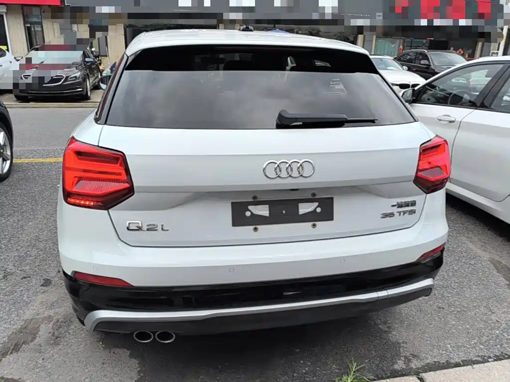 Audi Q2L 2020