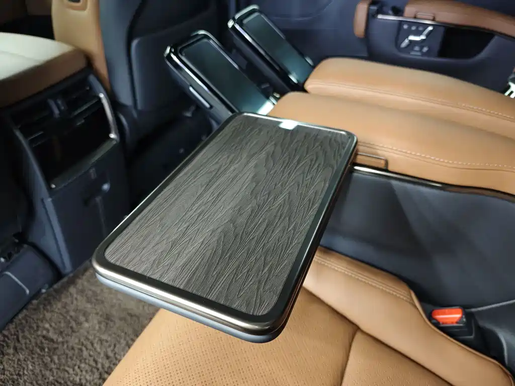 Toyota Alphard 2023 — фото 29