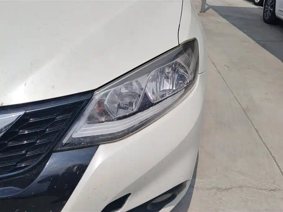 Nissan Tiida 2017