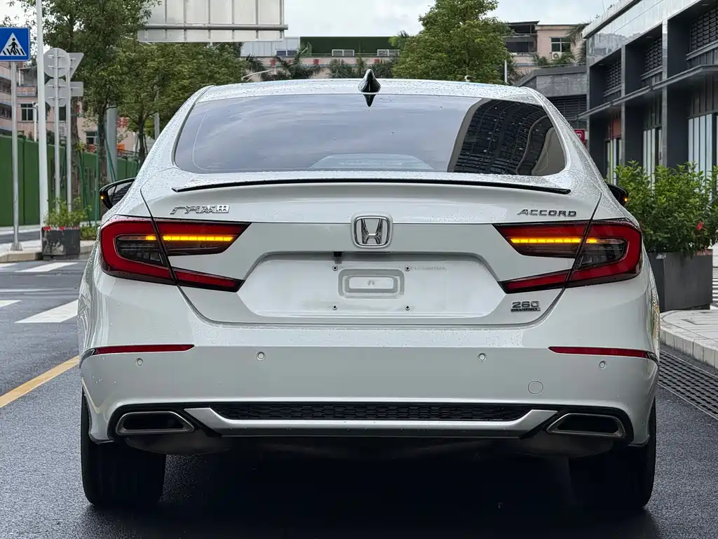 Honda Accord 2023 — фото 16