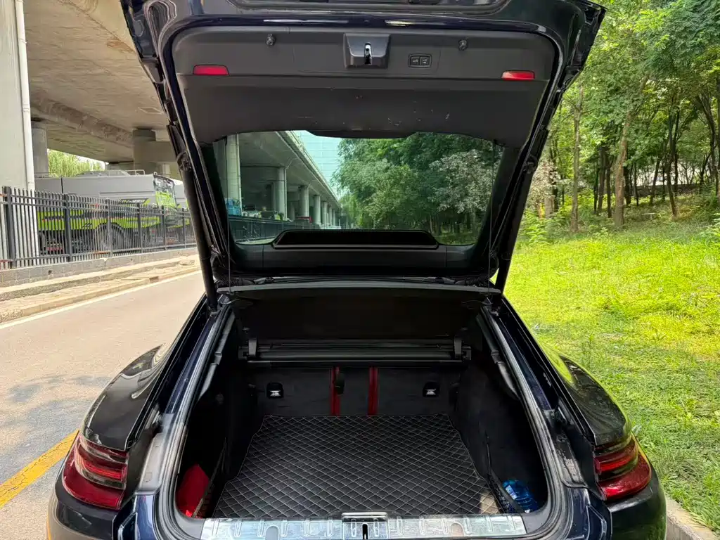 Porsche Panamera 2019 — фото 17