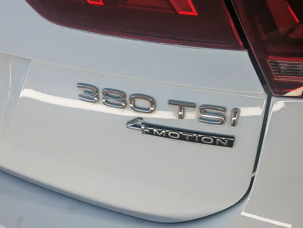 Volkswagen Tiguan L 2023 — фото 6