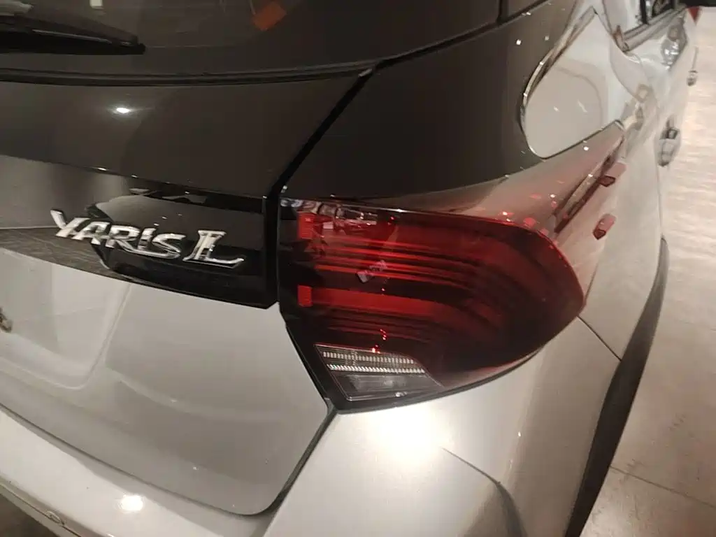 Toyota Yaris L 2020 — фото 8