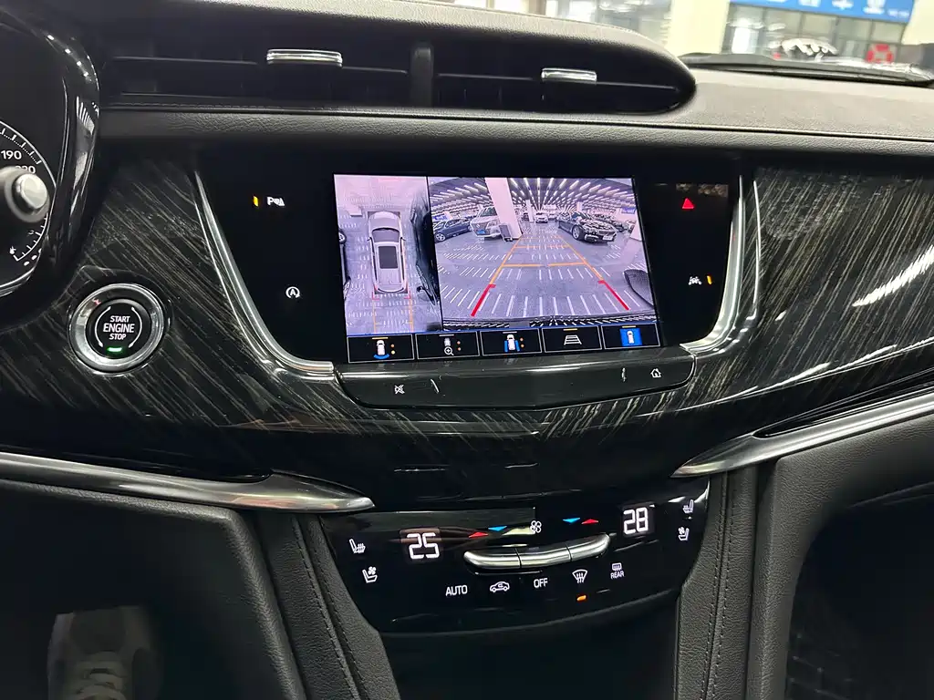 Cadillac XT6 2022 — фото 24