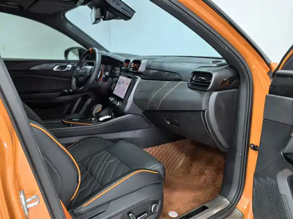 Lynk & Co 02 Hatchback 2021