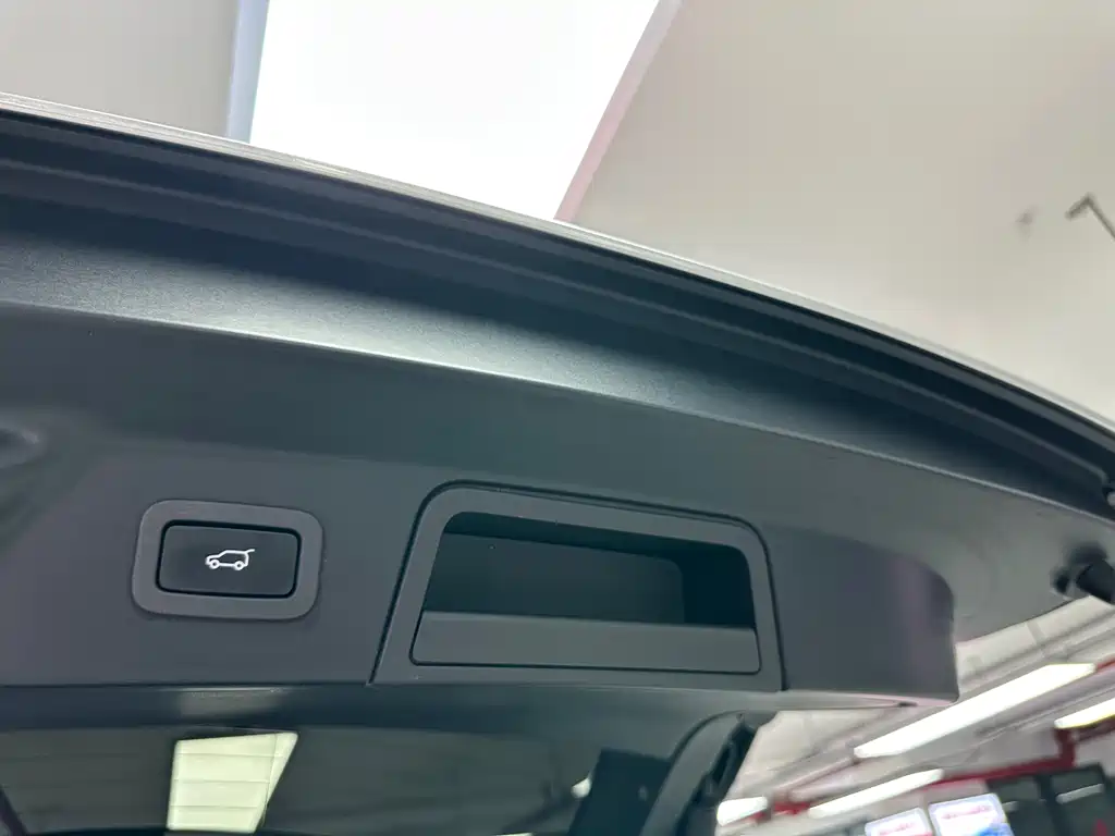 Land Rover Range Rover Velar 2019 — фото 34