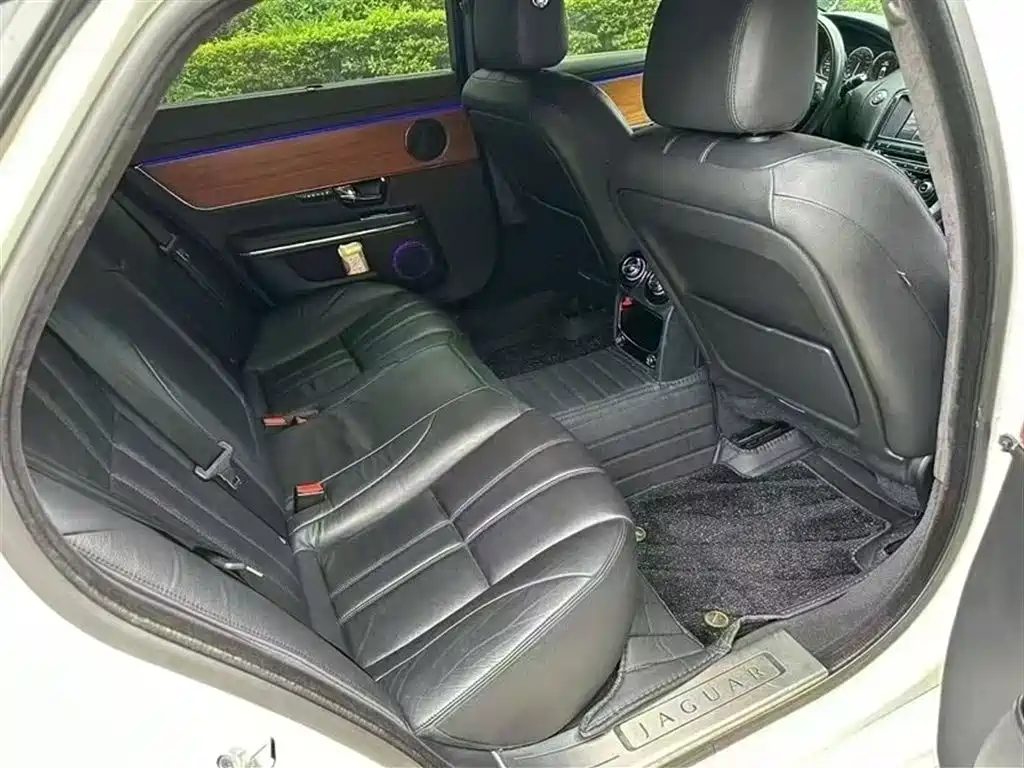 Jaguar XJ 2013