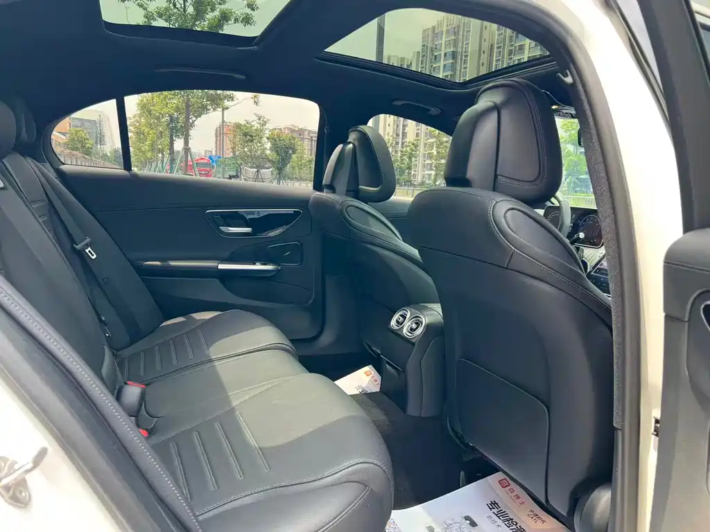 Mercedes-Benz C-Class 2023 — фото 12