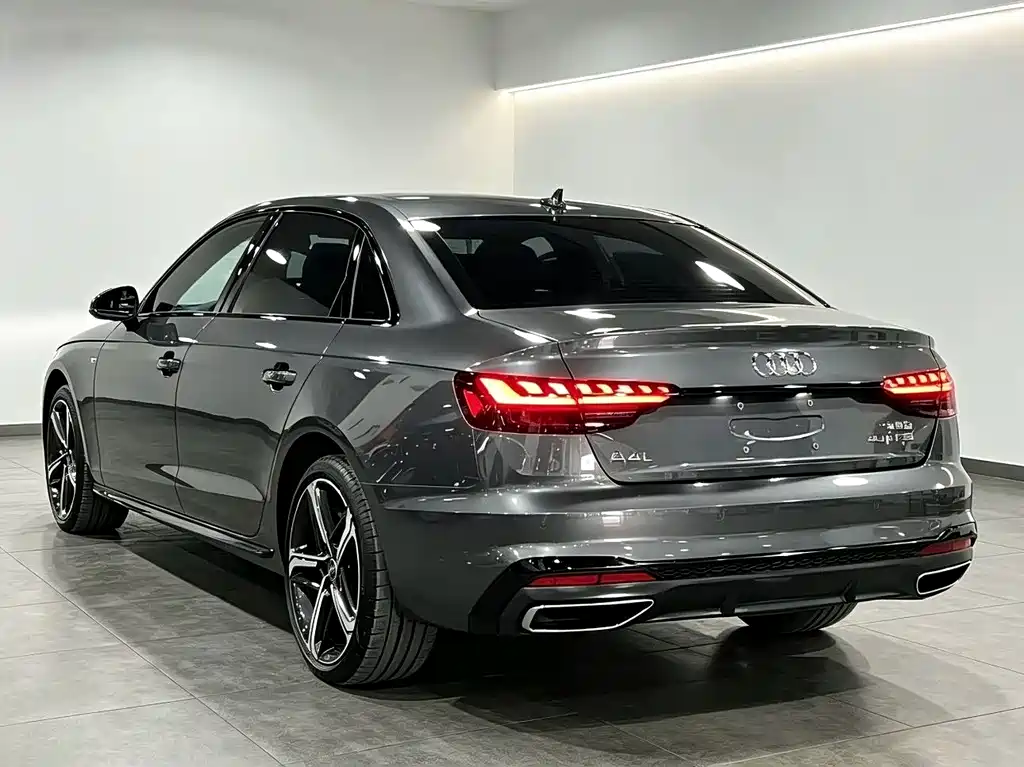 Audi A4L 2025 — фото 12