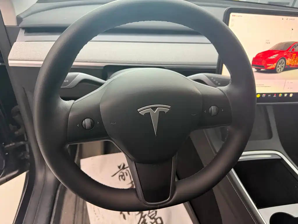 Tesla Model Y 2024 — фото 9