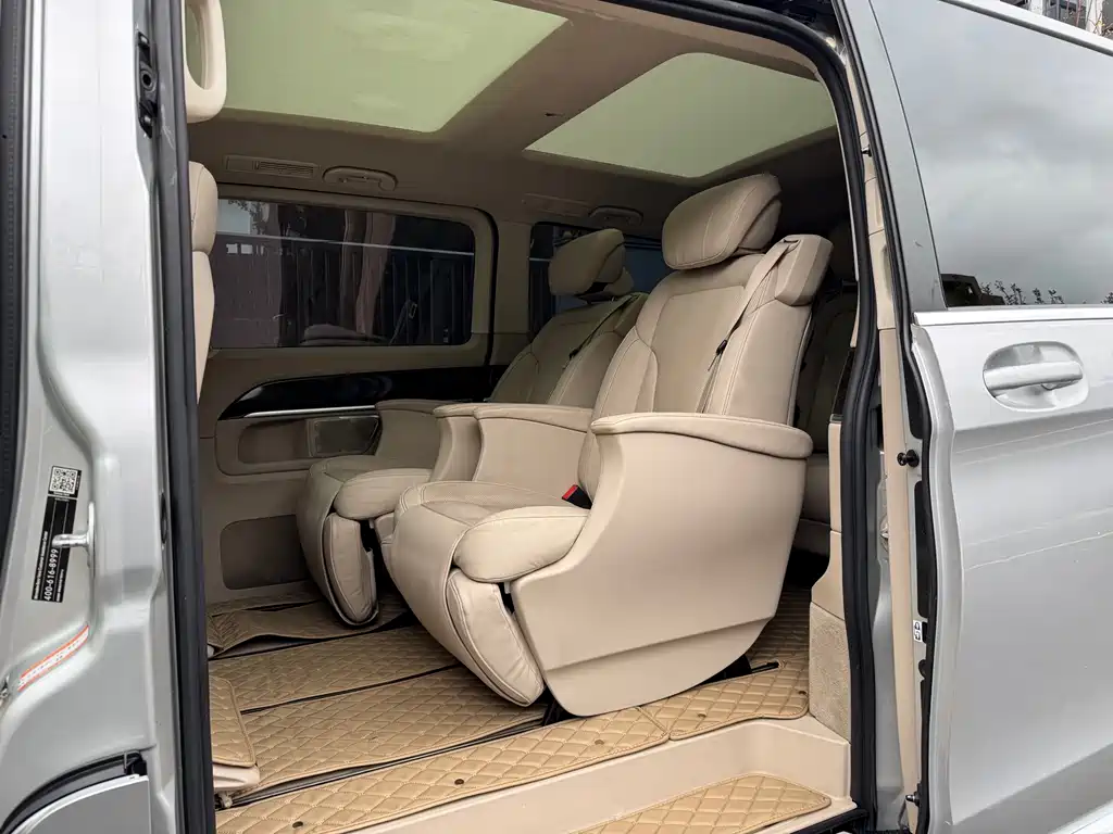 Mercedes-Benz V-Class 2017 — фото 10