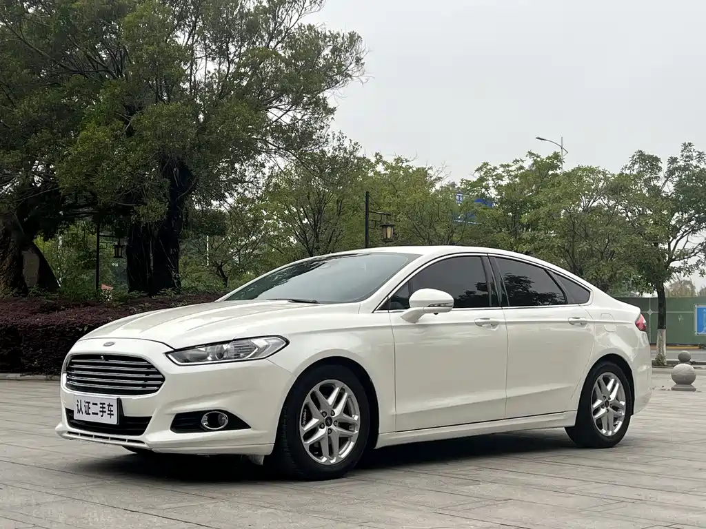 Ford Mondeo 2014 — фото 1