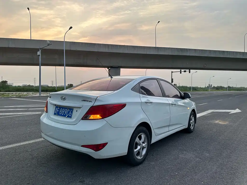 Hyundai Verna 2016 — фото 6