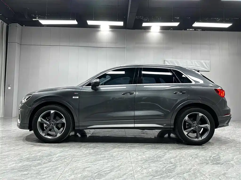 Audi Q3 2023 — фото 9