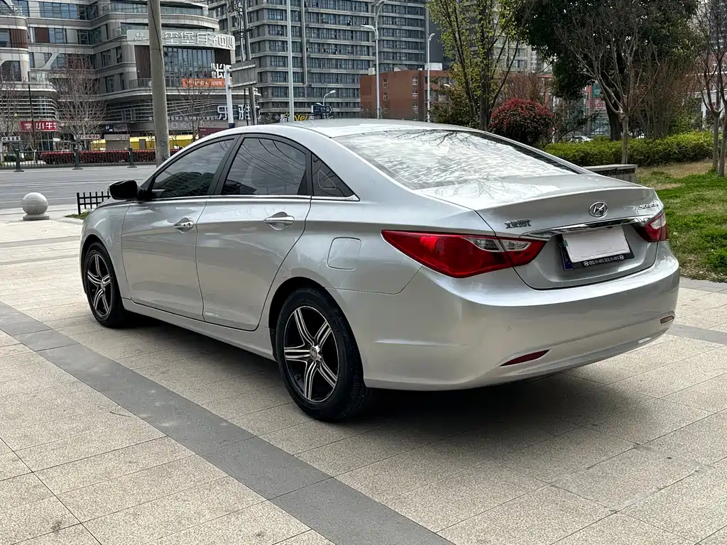 Hyundai Sonata 2012 — фото 6