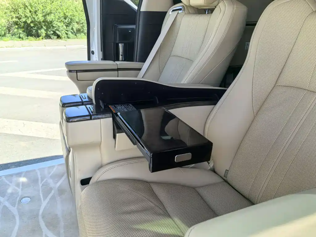 Toyota Alphard 2021 — фото 16
