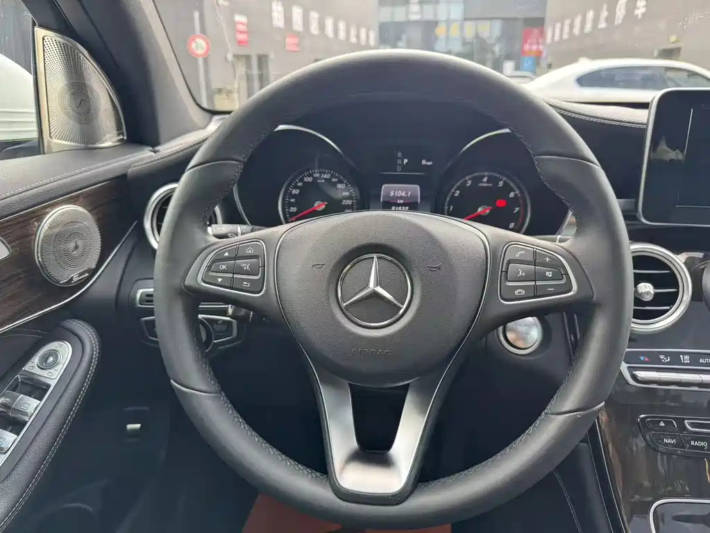 Mercedes-Benz GLC 2016 — фото 11