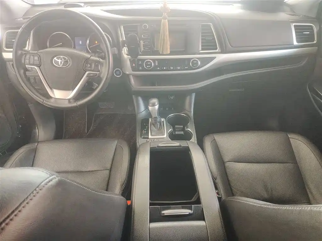 Toyota Highlander 2017 — фото 10