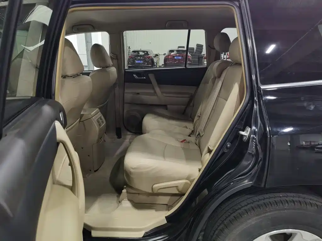 Toyota Highlander 2013 — фото 15