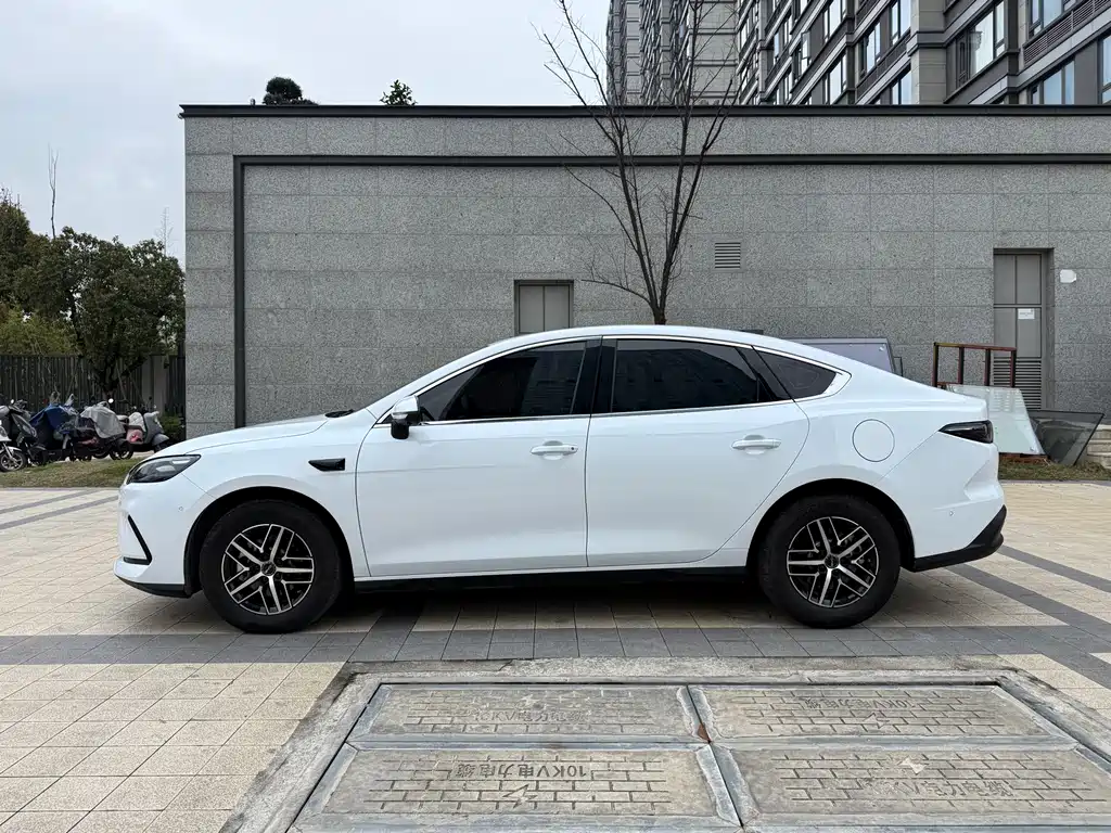 BYD Seal 05 DM-i 2025 — фото 14