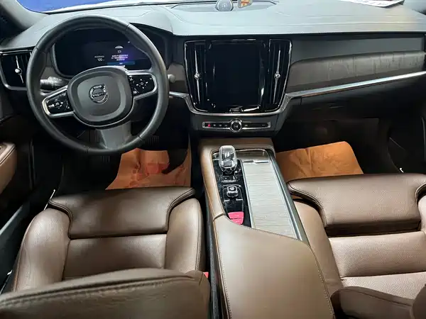 Volvo S90 2022