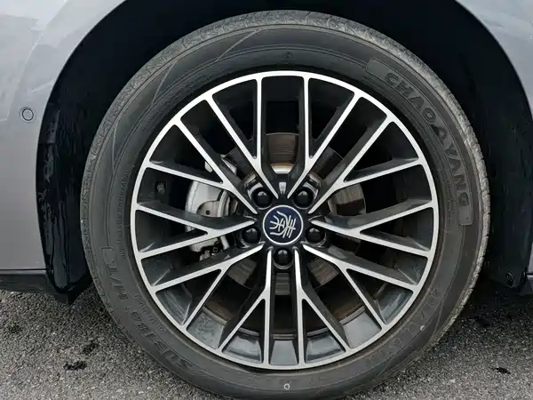 BYD Qin L 2025