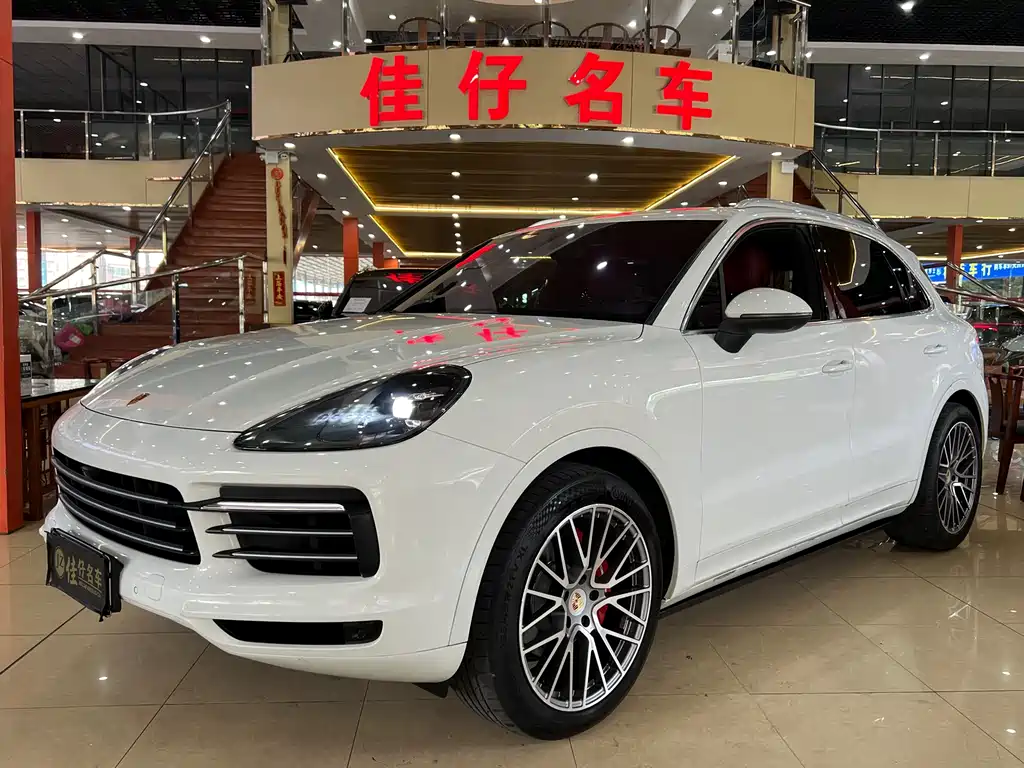 Porsche Cayenne 2018 — фото 1