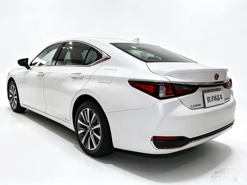 Lexus ES 2019