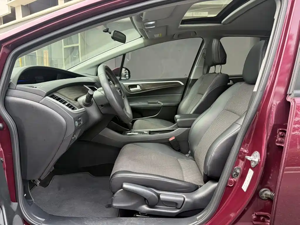 Honda Jade 2017 — фото 21