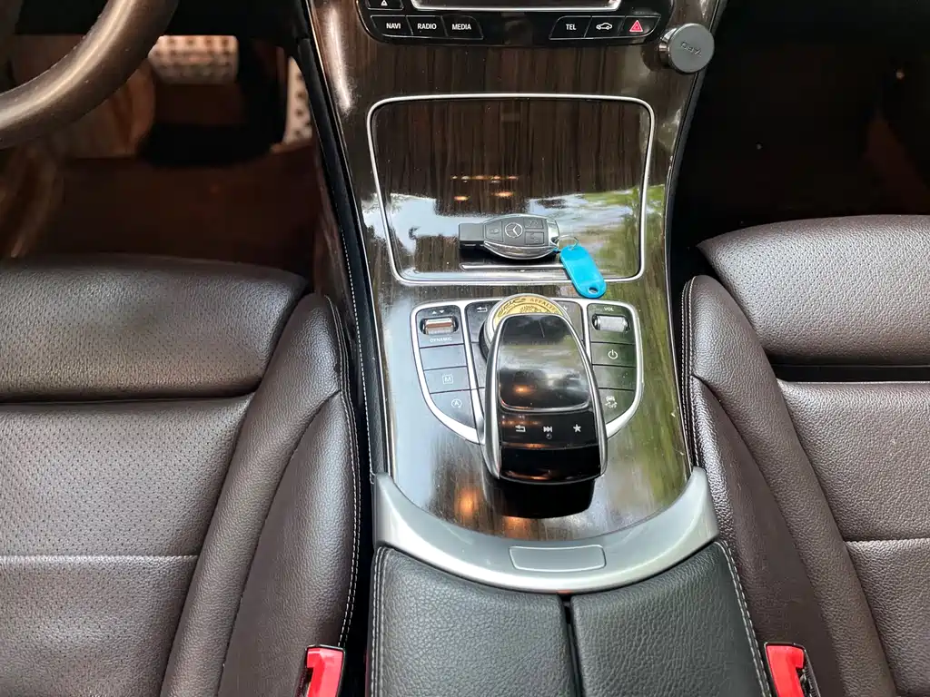 Mercedes-Benz GLC 2018 — фото 16