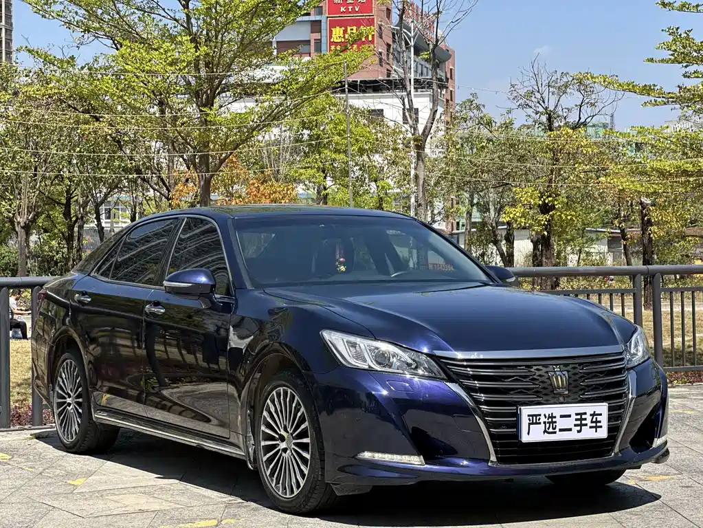 Toyota Crown 2018 — фото 2