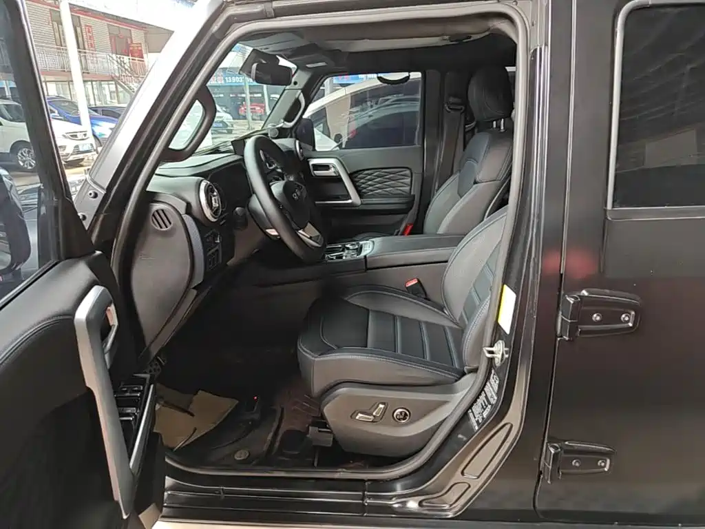 BAIC BJ40 2023 — фото 15