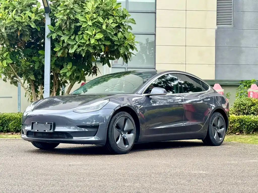 Tesla Model 3 2020 — фото 1