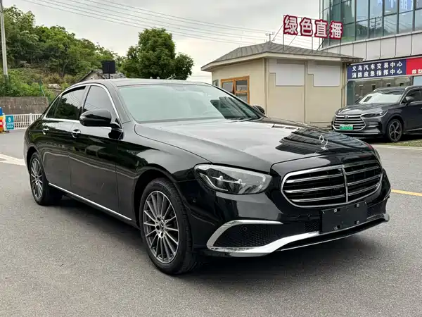 Mercedes-Benz E-Class 2022