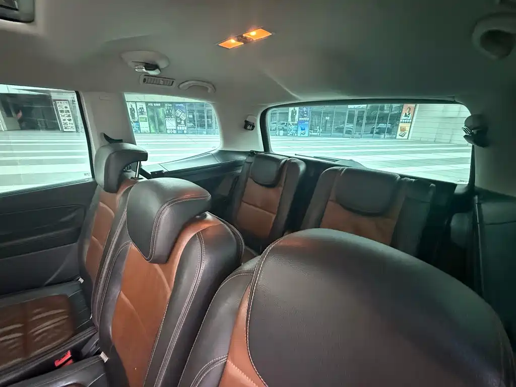Volkswagen Sharan 2015 — фото 11
