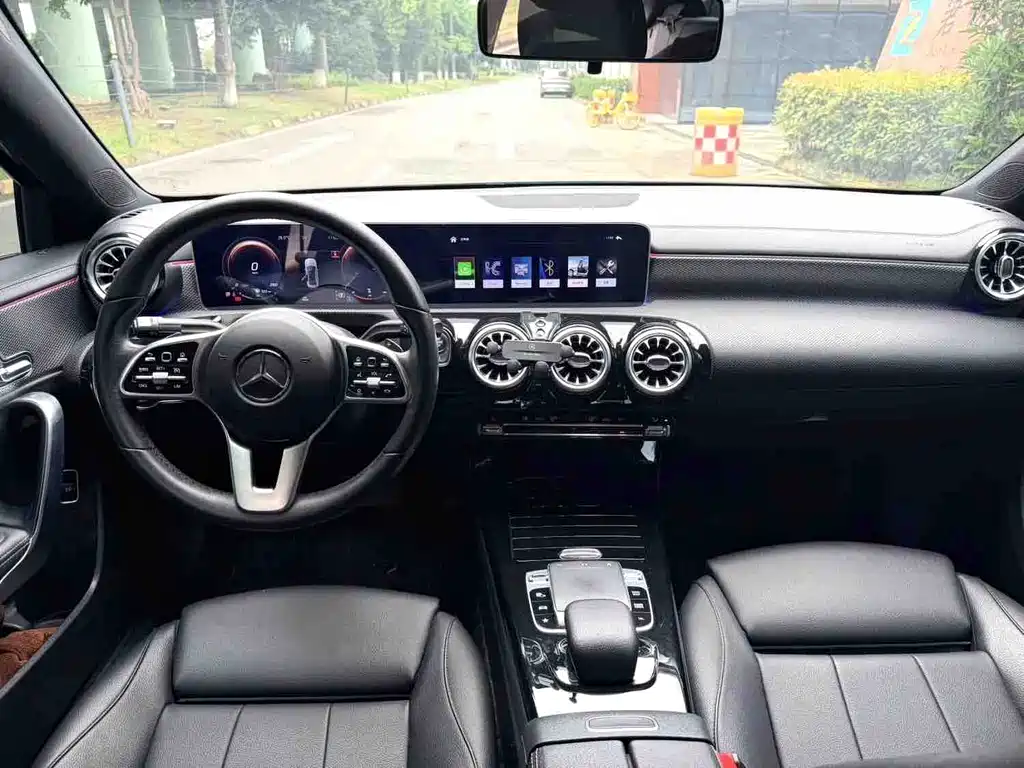 Mercedes-Benz A-Class 2019 — фото 6
