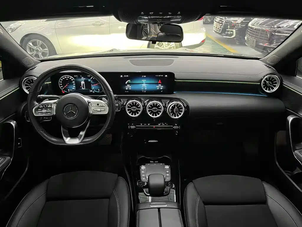 Mercedes-Benz A-Class 2022 — фото 9