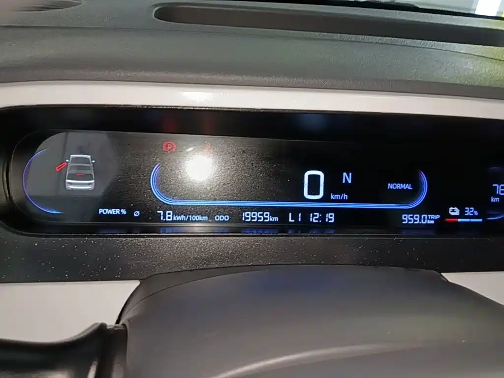 Geely Galaxy Panda 2025 — фото 12