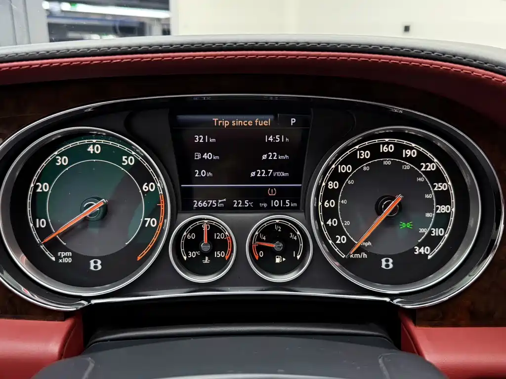 Bentley Continental 2013 — фото 14