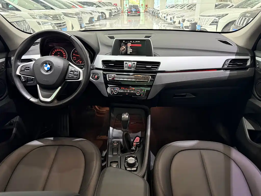 BMW X1 2017 — фото 12
