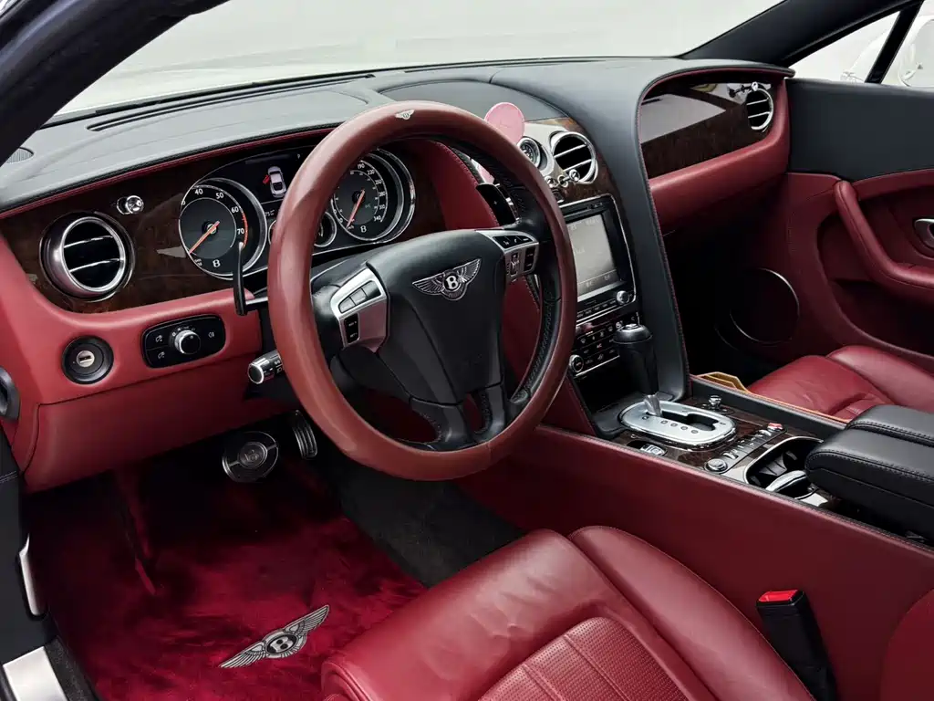 Bentley Continental 2013 — фото 10