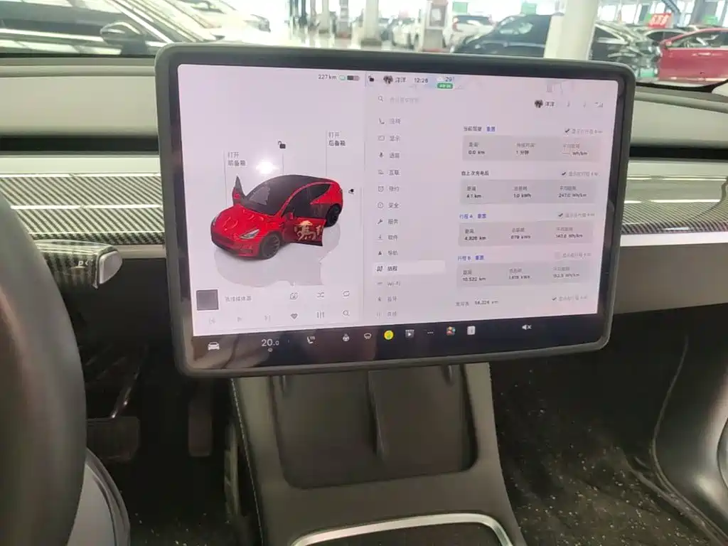 Tesla Model Y 2023 — фото 13