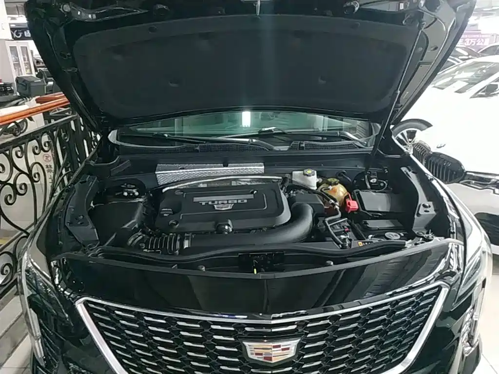 Cadillac XT4 2020 — фото 16