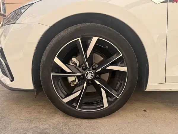 Skoda Octavia 2023