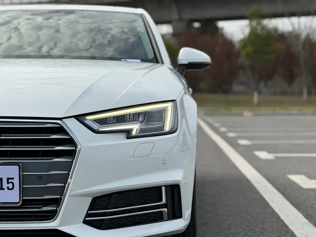 Audi A4L 2017 — фото 23