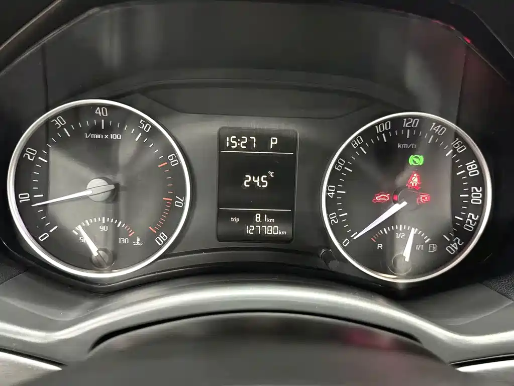 Skoda Octavia 2010 — фото 13