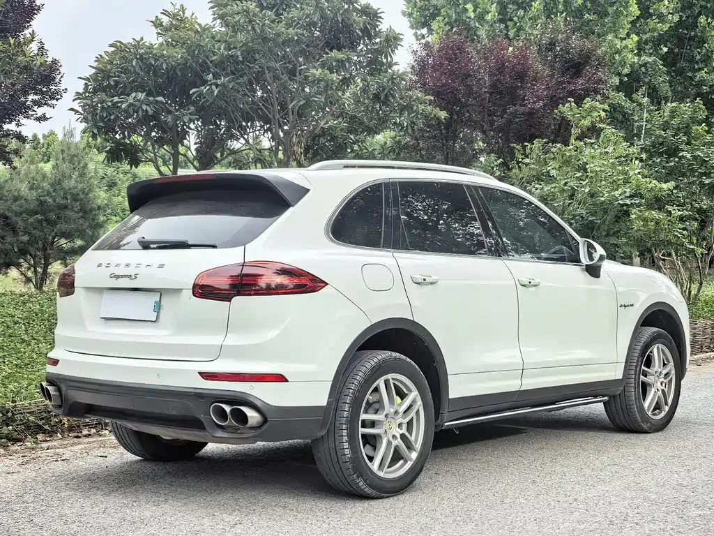 Porsche Cayenne Hybrid 2016 — фото 16