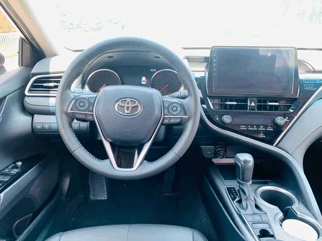 Toyota Camry 2022 — фото 14