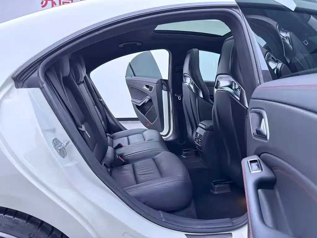 Mercedes-Benz CLA AMG 2015 — фото 24